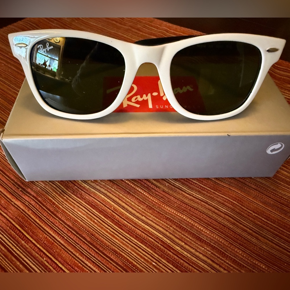 Ray-Ban Wayfarer sunglasses. White and black.